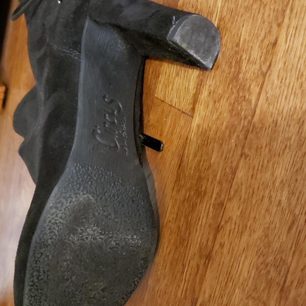 3/$15 Booties - Picture 5 of 5